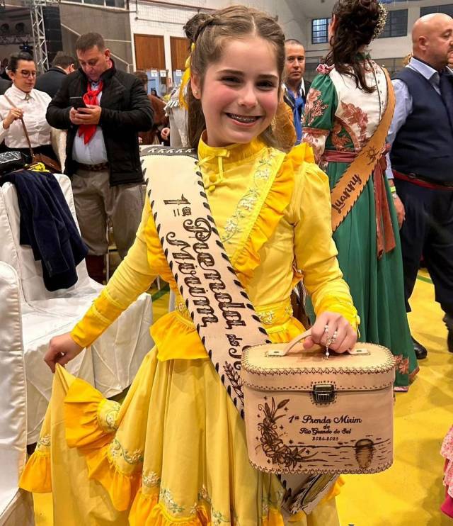 Representante da 20ª RT é escolhida 1ª Prenda Mirim do RS