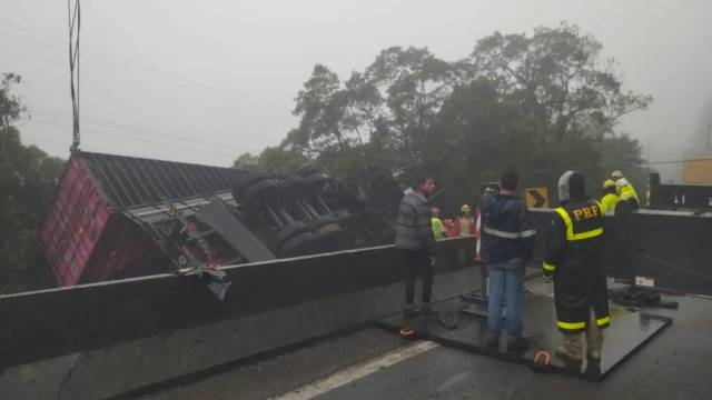 Acidente com equipe de remo de Pelotas deixa nove mortos no Paraná