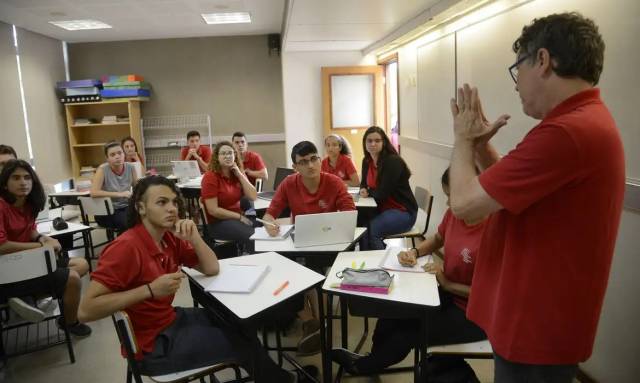 Pagamento do Pé-de-Meia começa nesta segunda-feira