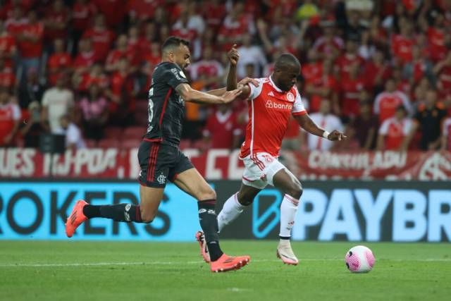 Inter briga até o fim e arranca empate com o Flamengo