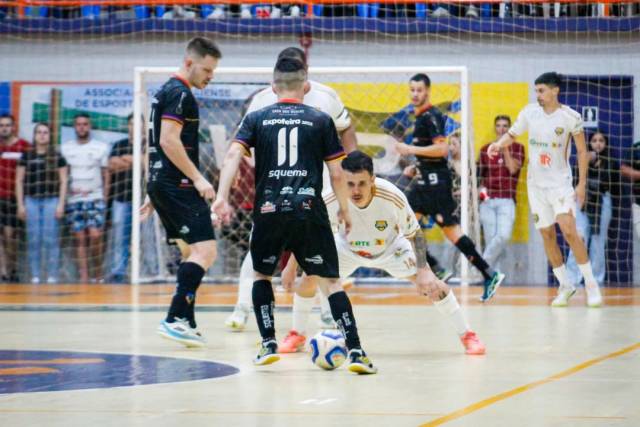 União Três-maiense Futsal perde em casa e está fora do Gauchão Série C