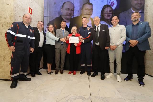 Equipe do Samu de Três de Maio é destaque em homenagem da Assembleia