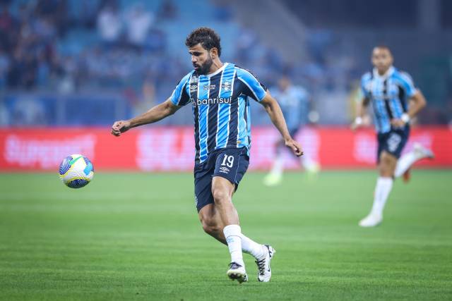 Juventude perde pênalti e Grêmio busca empate no fim