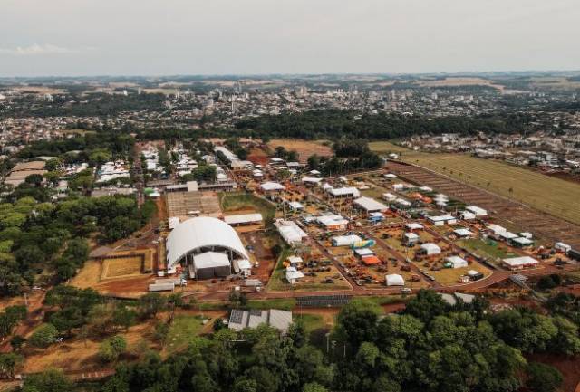 Começa a Fenasoja do centenário do grão no Brasil