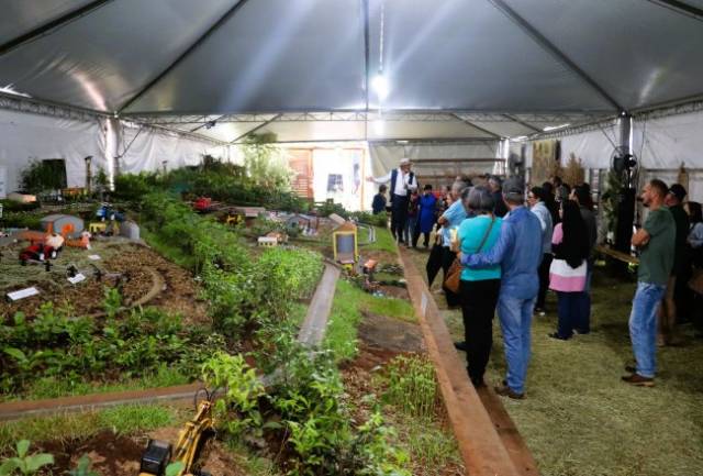 Visitas guiadas atraem agricultores à Fenasoja