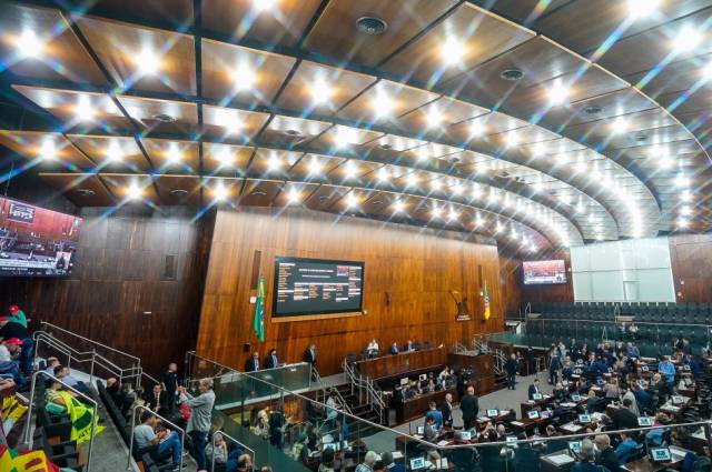 Assembleia aprova reajuste de 5,25% para o salário mínimo estadual