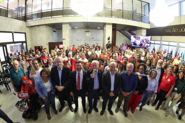 Assembleia do RS presta homenagem a líder do MST