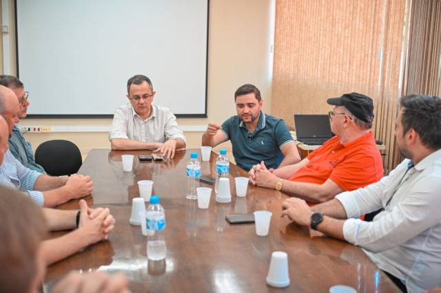 Gabriel Souza se reúne com prefeitos da região para tratar da ponte em Porto Mauá