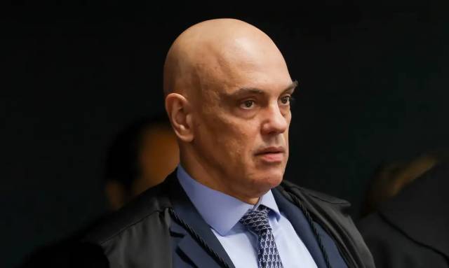 Moraes absolve pessoa em situação de rua presa por atos de 8 de janeiro