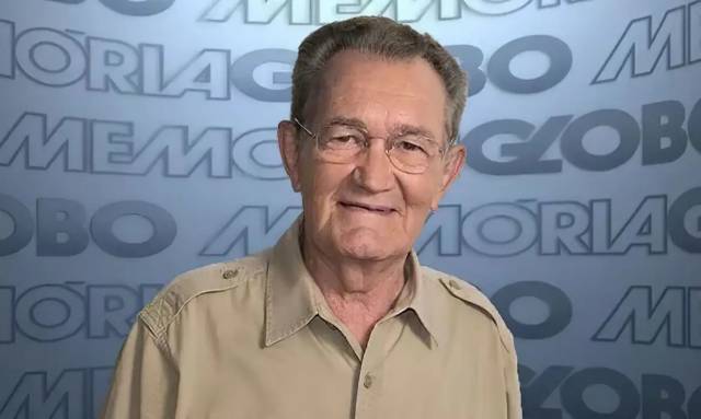 Léo Batista, a 'voz marcante' do jornalismo esportivo, morre os 92 anos