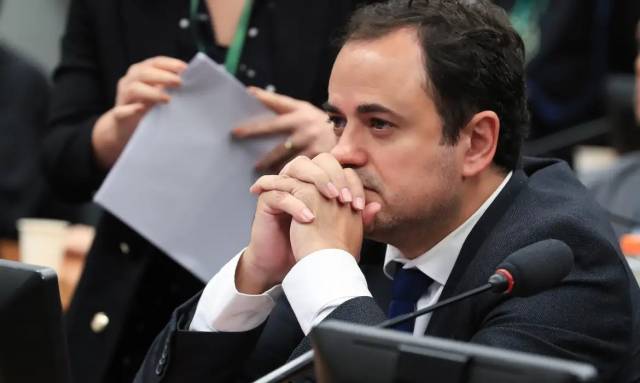 Relator do Conselho de Ética pede cassação do deputado Glauber Braga