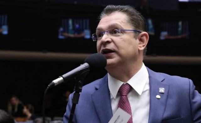 Líder do PL pede urgência para anistia aos envolvidos nos atos de 8 de janeiro