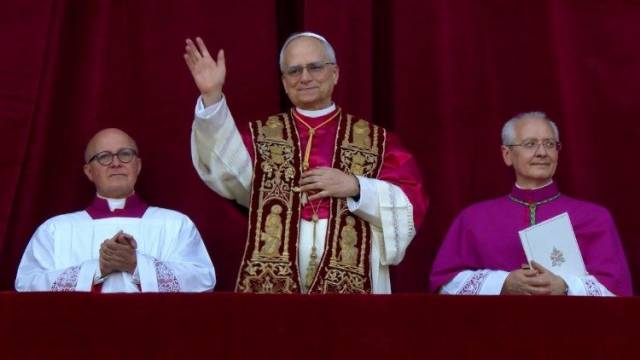 Papa Leão XIV pede paz e lembra Francisco