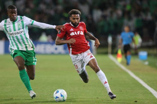 Inter perde para o Atlético Nacional e cai para terceiro no grupo