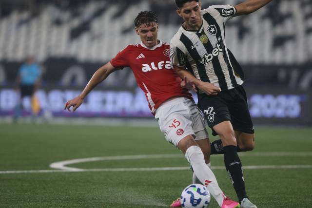 Inter leva 4x0 do Botafogo no Rio