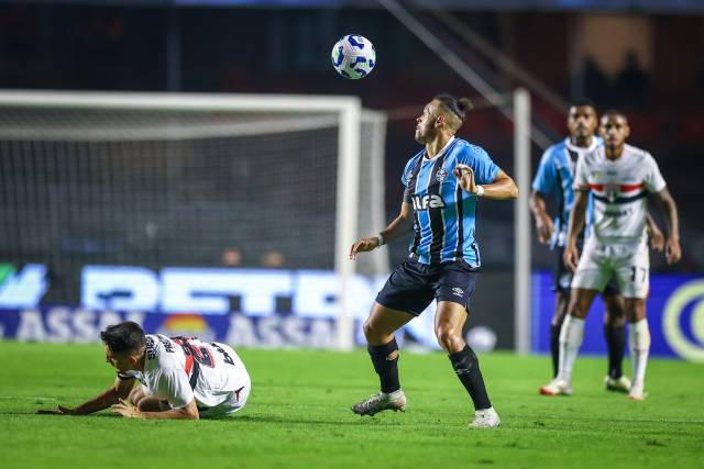 Grêmio perde de virada para o São Paulo no Morumbis