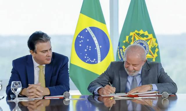 Decreto define medicina, direito e outros três cursos como presenciais