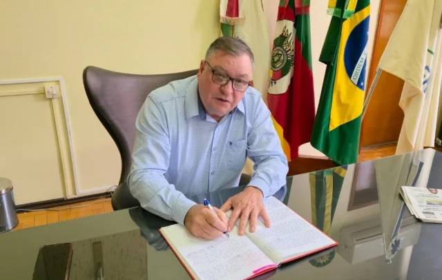Delmar Mébius assume como prefeito em exercício