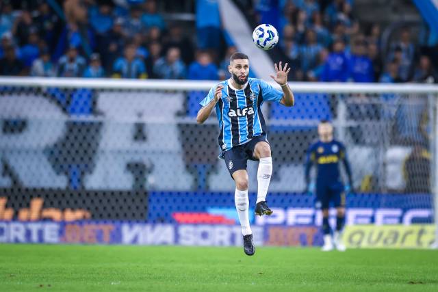 Árbitro anula gol e Grêmio é eliminado da Copa do Brasil