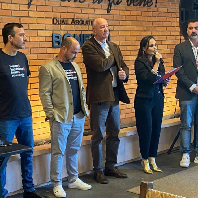 Café com expositores marca o encerramento da Indumóveis 2025