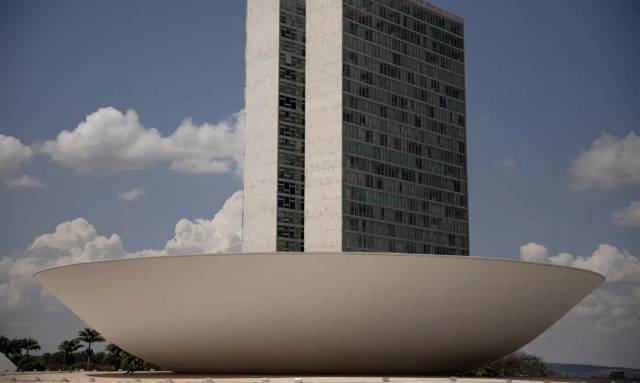Câmara aprova aumento de pena para crime contra profissionais de saúde