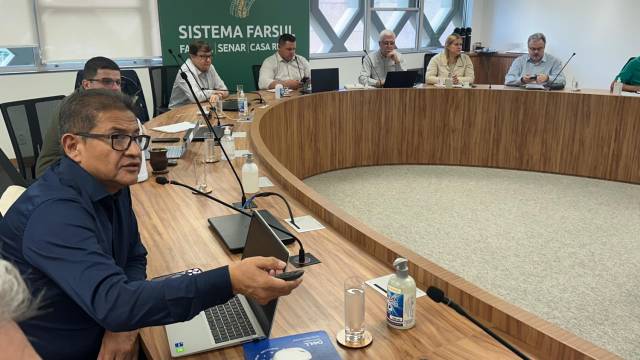 Preço de referência do leite no RS em maio é de R$ 2,4443