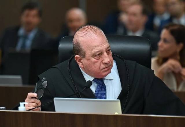 Nardes chora e tem sangramento no nariz durante sessão do TCU
