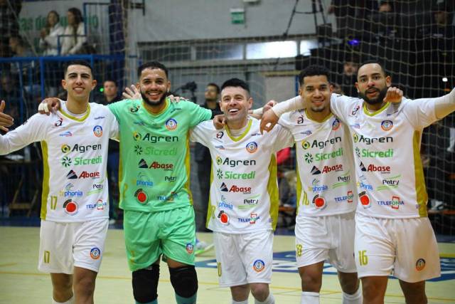 Noite fria, placar quente: União goleia Asaf na estreia do Gauchão de Futsal