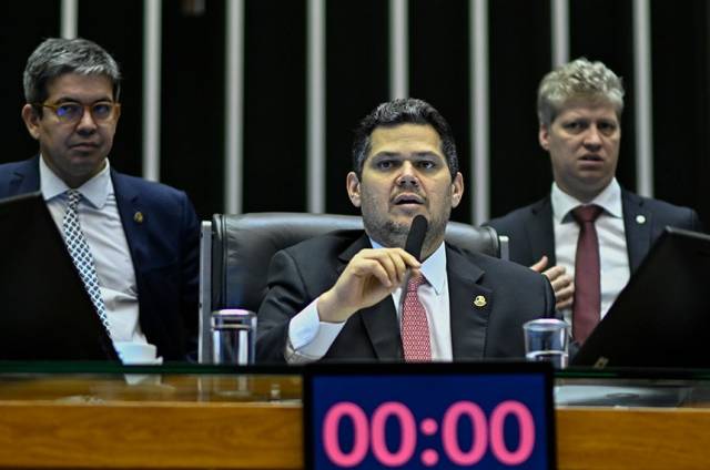 Congresso cria comissão mista para investigar fraudes no INSS