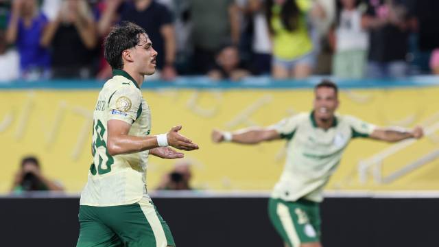 Palmeiras arranca empate com Miami e avança em primeiro no Grupo A