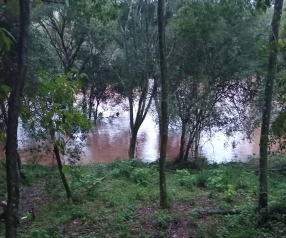 Rio Buricá transborda e isola comunidades em Três de Maio e Alegria