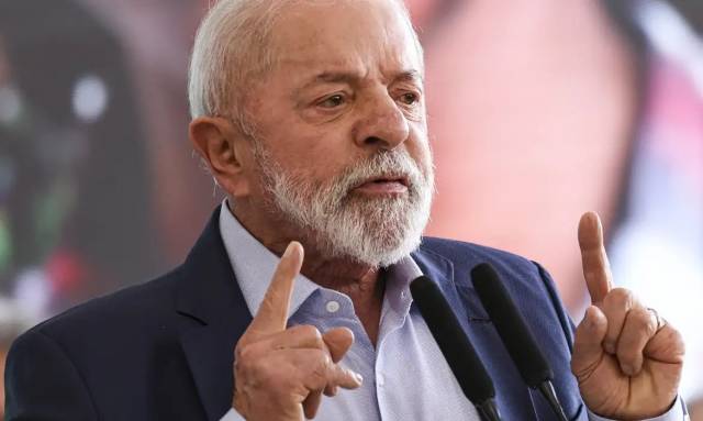 Lula diz que Motta descumpriu acordo e derrubada do IOF foi absurda