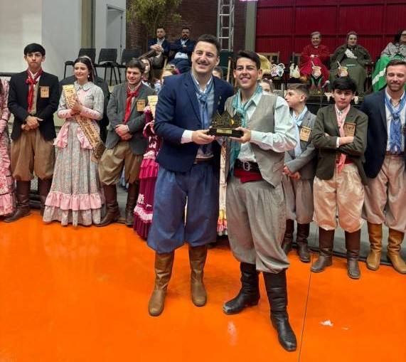 Representante do Tropeiros do Buricá vence Enart juvenil, na gaita piano