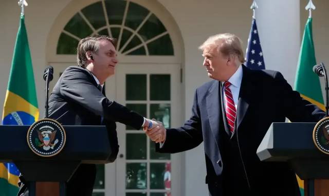 Trump diz que processo contra Bolsonaro deve terminar imediatamente