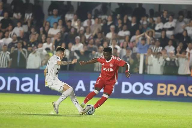 Inter vence o Santos com Neymar por 2 a 1 na Vila Belmiro