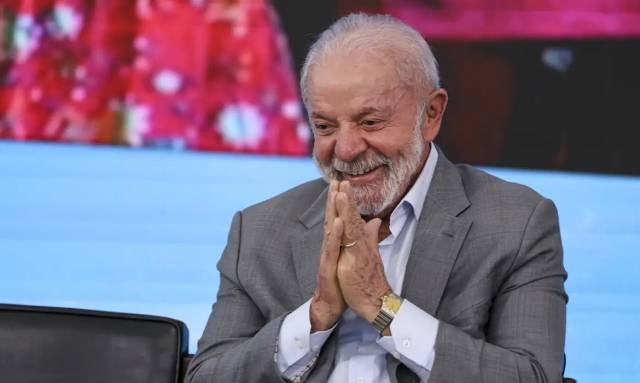 Lula diz que não quer desafiar os EUA, mas que Brasil não é republiqueta