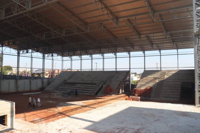Prefeito autoriza início da segunda etapa da construção do Centro Esportivo
