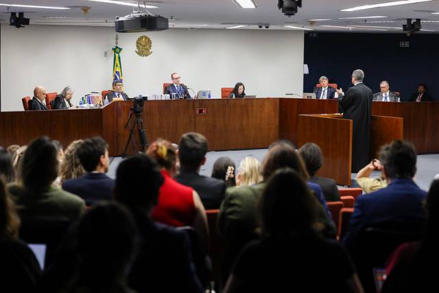 Primeiro dia de julgamento no STF teve sustentações orais de defesas de quatro acusados