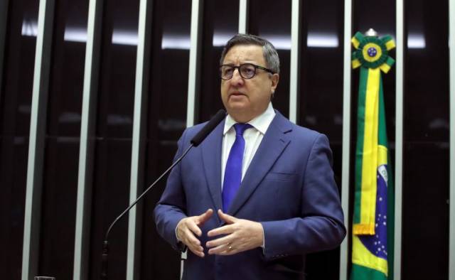 Câmara aprova projeto que proíbe cobrança para sindicatos na folha de aposentados