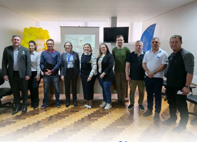 Hospital São Vicente recebe vereadores para reunião de esclarecimentos