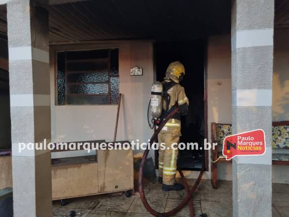 Incêndio consome casa em Três de Maio