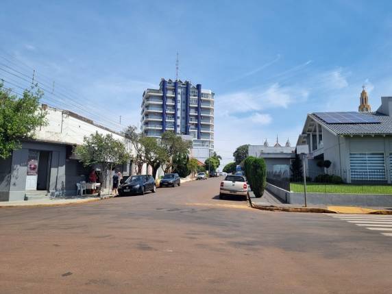 Rua Santa Cruz em Três de Maio volta a ter mão dupla