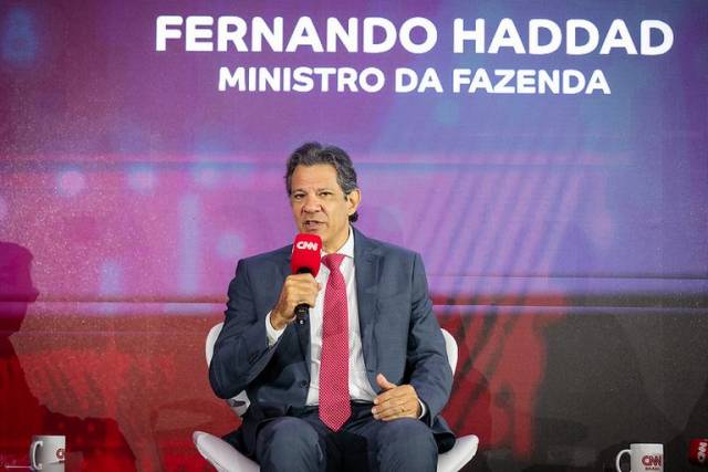 É falso que novo cadastro vai aumentar imposto de aluguel, diz governo