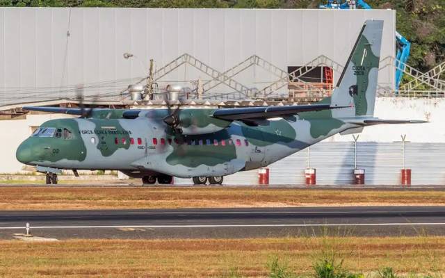 Lula troca de avião após falha no motor durante agenda no Pará