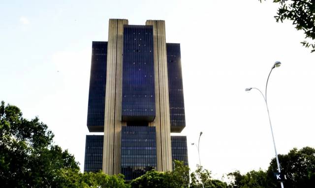 Banco Central passa a bloquear chaves Pix usadas em golpes e fraudes