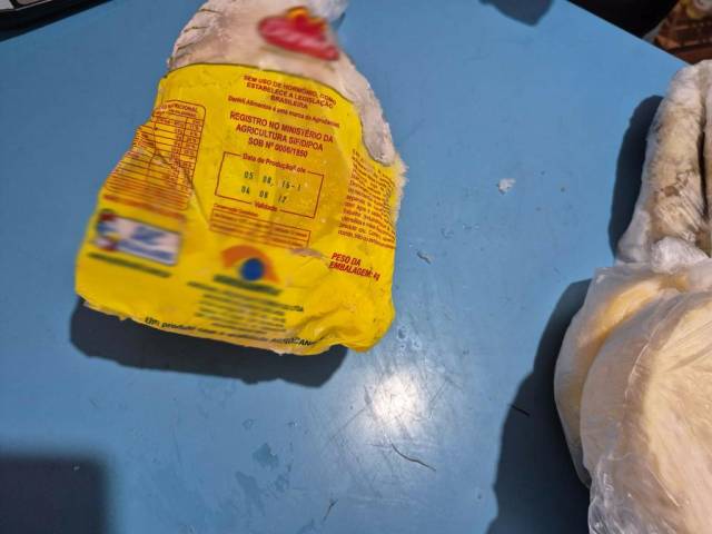 Frango congelado vencido há 8 anos é apreendido em mercado de Alecrim