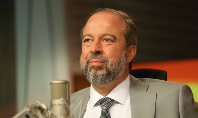 Ministro de Minas e Energia diz que não há necessidade de horário de verão em 2025