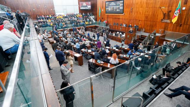 Assembleia aprova projeto que estabelece metas para a rede estadual