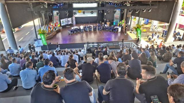 Milk Summit encerra com destaque para inovação, sustentabilidade e sucessão familiar no setor leiteiro
