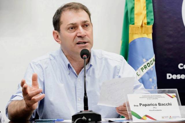 Paparico Bacchi defende preço mínimo nacional para o litro de leite